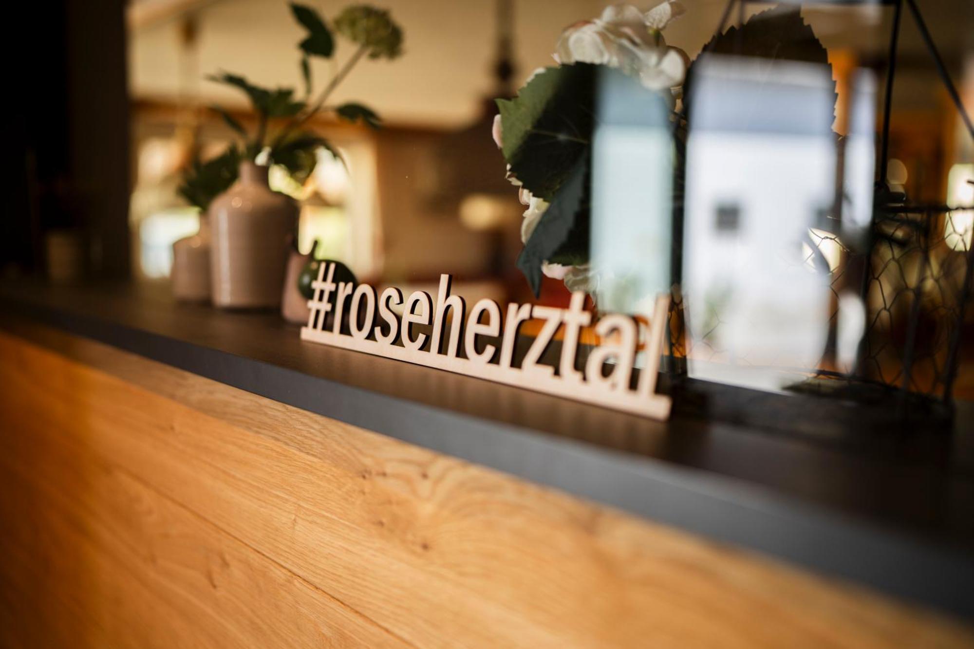 Hotel-Gasthof Rose Oberkirch  Eksteriør bilde